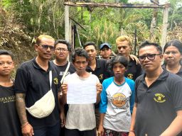 Semeton Jeregan Mimbang Bantu Bedah Rumah Adik Ni Ketut Ayu Perbrianti yang Terkena Musibah