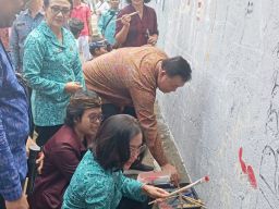 Desa Temesi Gelar Mural Temesi Mewali Ka Guru, Kembali ke Jati Diri untuk Membangun Ekonomi Desa
