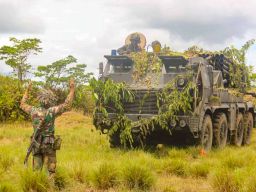 Prajurit Batalyon Roket 3 Marinir Gelar Larihan Tempur di Makotyamsa, Sorong
