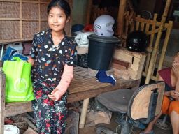 PT SMS Berikan Bantuan Sembako kepada Ni Kadek Linda Yani yang Mengalami Cedera Serius