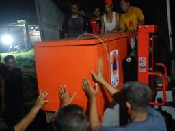 Mendukung Penanganan Erupsi Gunung Ibu, 16 Ton Bantuan Logistik BNPB Tiba di Hamahera Barat