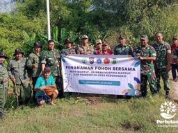 Perum Perhutani KPH Mojokerto Lakukan Penanaman Pohon Bersama TNI dan Polri