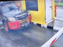 Mobil Dinas Satuan Brimob Polda Papua Dicuri Saat Parkir di Bandar Udara Sentani