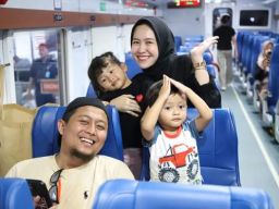7 Tips Menikmati Long Weekend Waisak dengan Naik Kereta Api Bersama Keluarga