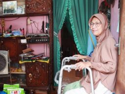 Eri Cahyadi Ngantor di Embong Kaliasin, Ibu Yuni Beberkan Pelayanan RSUD Soewandhie