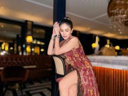 Nikita Mirzani Tampil Natural dalam Pemotretan Terbaru, Warna Wajah Senada dengan Kulit