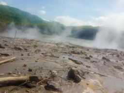 Kawah Nirwana Erupsi 3 Kali, BPBD Lampung Barat Imbau Wisatawan Tidak Mendekati Kawah