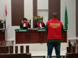 Majelis Hakim PN Kota Timika Boxgie Agus Santoso, Vonis Ryan Irawan 10 Tahun Penjara