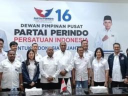 Perindo Serahkan Rekom pada Dominggus Mandacan-Mohamad Lakotani untuk Pilgub Papua Barat