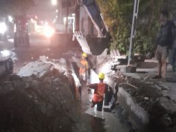 Proyek Pembangunan Drainase di Petemon Barat Terpantau Tidak Sesuai Prosedur Teknis