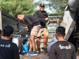 Awasi Penggunaan Alat Tangkap Ikan Ilegal, Satpol PP dan DKPP Surabaya Gencarkan Patroli Laut