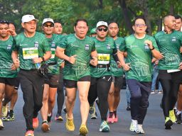 Adhy Karyono dan Pangdam V Brawijaya Lepas Peserta Surabaya Medic Air Run 2024