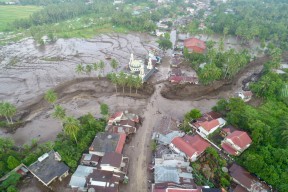 Banjir Bandang di Tanah Datar, 7 Orang Tewas dan 25 KK Terdampak, Pencarian Korban Terus Dilakukan