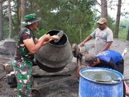 Prajurit Batalyon Infanteri 3 Marinir Turut Serta dalam TMMD ke 120 Trenggalek