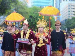 Surabaya Vaganza Digelar Meriah, Hidayat Syah Janji Tahun Depan akan Lebih Banyak yang Terlibat