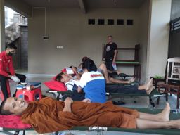 Donor Darah di Vihara Buddha Ratana Menyambut Hari Waisak dengan Antusiasme Tinggi
