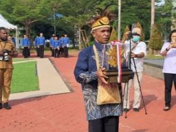 Adolof Olo Wonemseba, Nelayan Teluk Wondama yang Gigih Melestarikan Kerang