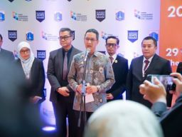 Simbol Solusi Krisis Lingkungan, Delegasi CMC 2024 Tanam Mangrove di Pulau Bidadari