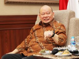 Ikuti FGD Lingkungan di Unair, Ketua DPD RI Dukung Penguatan Hukum yang Menekankan Antroposen