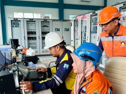PLN UP2B Jawa Timur Kalibrasi KWH Meter pada Konsumen Tegangan Tinggi di Gardu Induk Puger