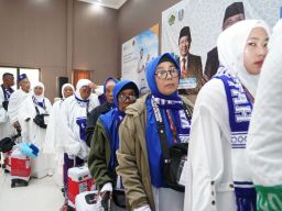 Kloter 106 Akhiri Jemaah Haji Embarkasi Surabaya Diberangkatkan ke Tanah Suci