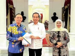 Khofifah Indar Parawansa Bertemu Presiden Jokowi Serahkan Konsep Indonesia Maju 2034