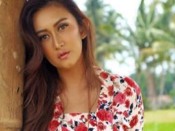 Nafa Urbach Pukau Netizen dengan Pose di Sawah, Pesan Bijaknya Terabaikan