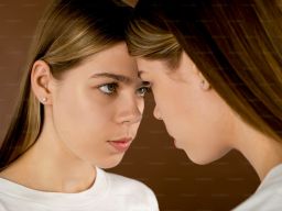 Jangan Panik, Kenali Gejala Narcissistic Personality Disorder, Ini Cara Pengobatannya