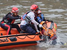 Gulkarmat DKI Melakukan Simulasi Penyelamatan di Pameran Jakarta Tangguh