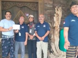 Anggota KPU Kabupaten Klungkung Lakukan Pencocokan Data Pemilih (Coklit) di Rumah I Made Kasta