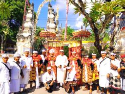 Forkom Taksu Bali: Menghidupkan Tradisi dan Budaya Melalui Kegiatan Ngaturan Ngayah
