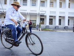 Ketua DPD RI Kunjungi Kota Lama, Terpana Suasana Surabaya Tempo Dulu