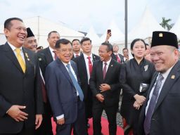 Jokowi Pimpin Upacara HUT Bhayangkara ke-78, Hadir Ketua DPD RI dan Para Pimpinan Negara