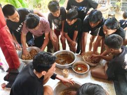 Semarak Lomba Ngelawar Gen-Z di Jeroan Manduang Gianyar, Upaya Melestarikan Budaya Bali Satria Dalem Tegal Besung (SDTB)