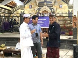 Peringatan Hari Pagerwesi, BPR Sarijaya Gelar Edukasi Literasi dan Sosialisasi Simpanan BPJS Jamsostek di Banjar Mergan