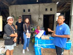 Bank Khrisna Menggapai Cita dengan Berbagi 30 Paket sembako pada Lansia dan Disabilitas