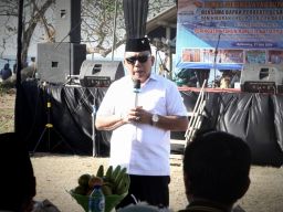 Bupati Tamba Hadiri Lomba Jukung Memeriahkan Petik Laut Desa Air Kuning Dukung Penguatan Tradisi