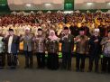 Khofifah dan 1600 Santri Beasiswa LPPD Jatim Silaturahmi Akbar di Islamic Center