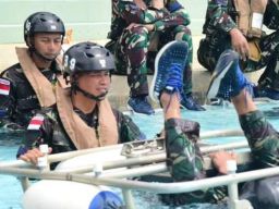 Marinir TNI AL Jalani UET di Rimpac 2024, Mengasah Kemampuan Melarikan Diri dari Pesawat Tenggelam