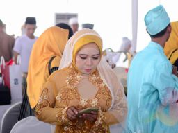 Nikah Massal di Surabaya dalam Tema Pesta Kebun, Suasana Balai Kota Sumringah dan Berbunga