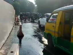 PDAM Surabaya Sigap Tangani Kebocoran Pipa di Area Proyek Joyoboyo, Distribusi Air Terganggu