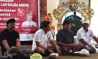 I Wayan Tagel Winata Buka Lomba Meceki di Banjar Kawan Bakbakan Gianyar