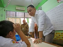Cegah Kasus Gagal Ginjal Anak, Eri Cahyadi Edukasi Pengawasan Jajanan Sekolah
