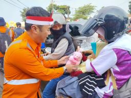 KAI dan 790 Pecinta KA Rayakan HUT RI dengan Tema 'Merdeka, Selamatkan Perlintasan'