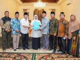 Lima Partai Non Parlemen Resmi Dukung Khofifah Indar Parawansa di Pilgub Jatim 2024