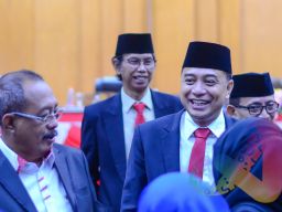 Eri Cahyadi Disoal Wartawan Terkait PSN Usai Paripurna Jawaban Pandangan Umum Fraksi DPRD Surabaya