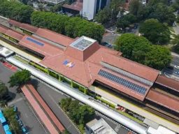 KAI Group Berkomitmen Capai Net Zero Emission dengan PLTS dan Bahan Bakar B35