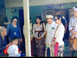 Rayakan HUT Ke 33 PT BPR Sinar Putera Mas Berbagi Kebahagiaan dengan Lansia dan Anak Yatim Piatu