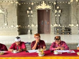 Bendesa Adat Subamia Apresiasi Kontribusi Nyata LPD Subamia terhadap Desa Adat