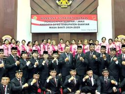 I Made Mahayastra Hadiri Pelantikan Anggota DPRD Gianyar Periode 2024-2029, PDIP Raih 31 Kursi